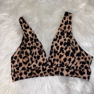 Victoria’s Secret cheetah V-neck bracelet